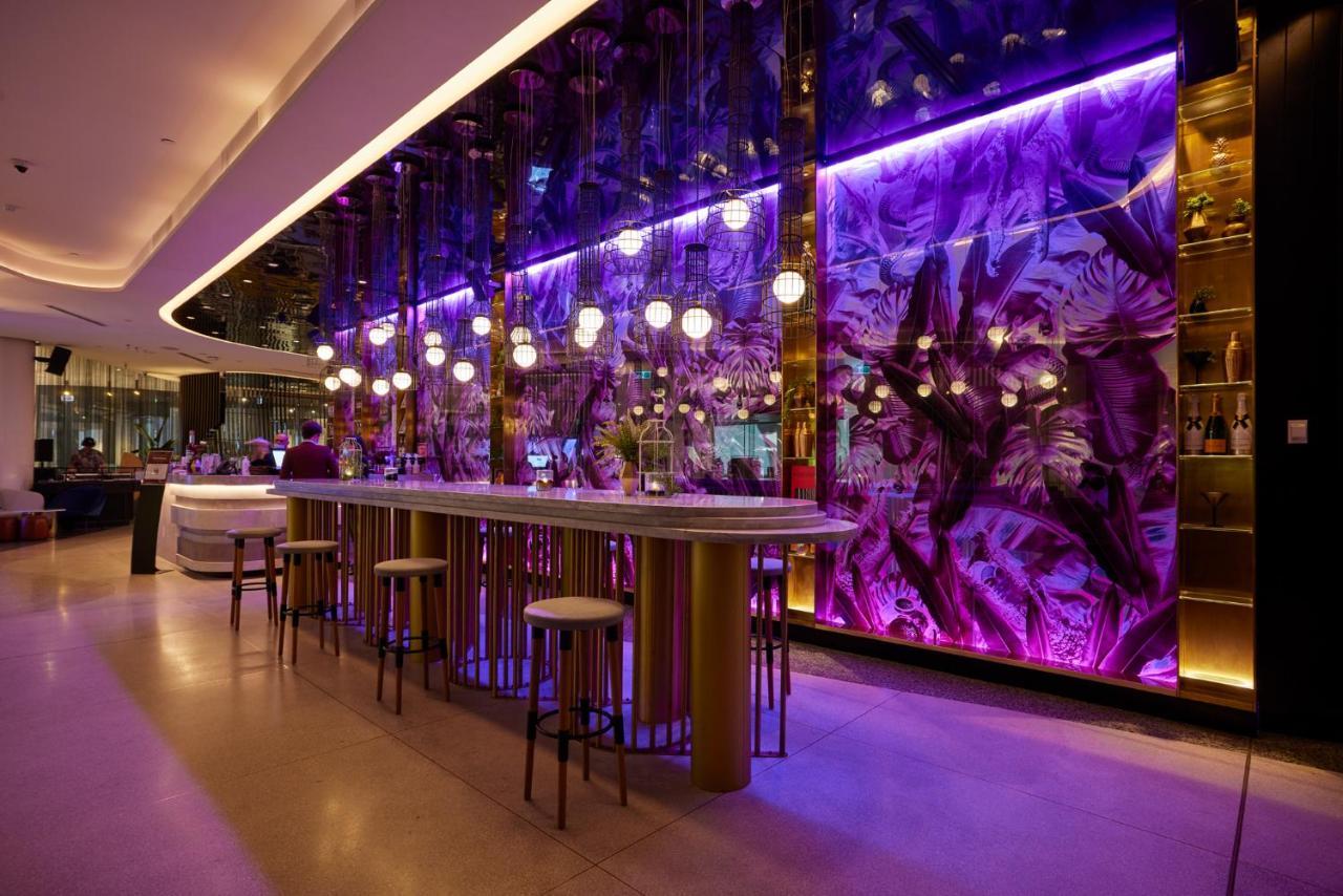 Centre Of At Riverfront Apartment Brisbane