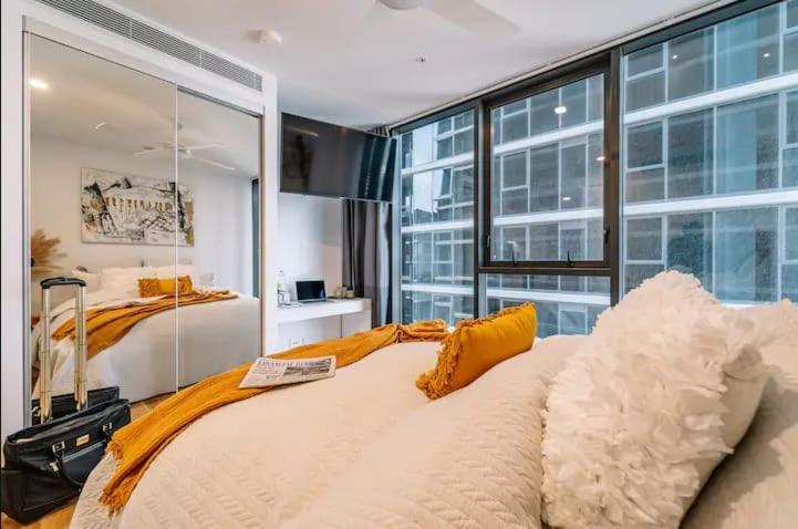 Modern Compact Separate Bathroom Apartment