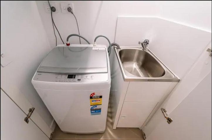 Modern Compact Separate Bathroom Apartment
