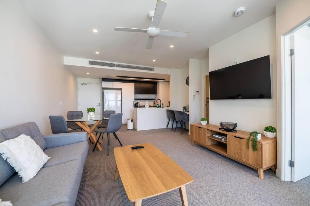 Modern 1-br Apt With Pool Access Apartment *