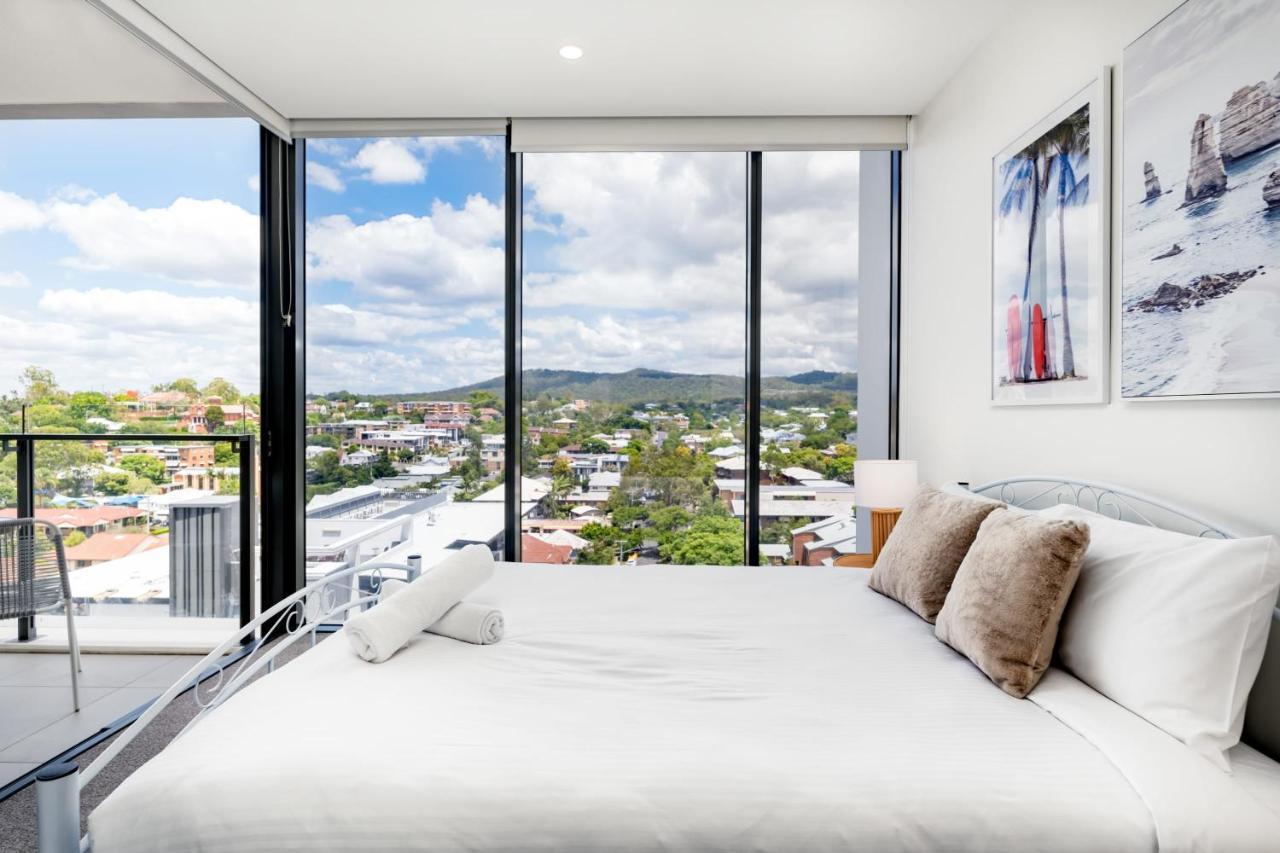 Brandnew Spacious And Stunning 1bed Apartment *