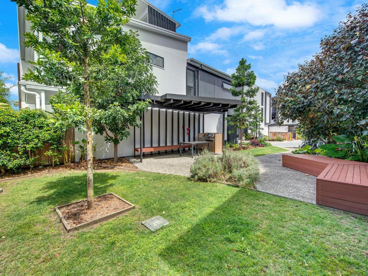 Apartment J24b - Bulimba From *