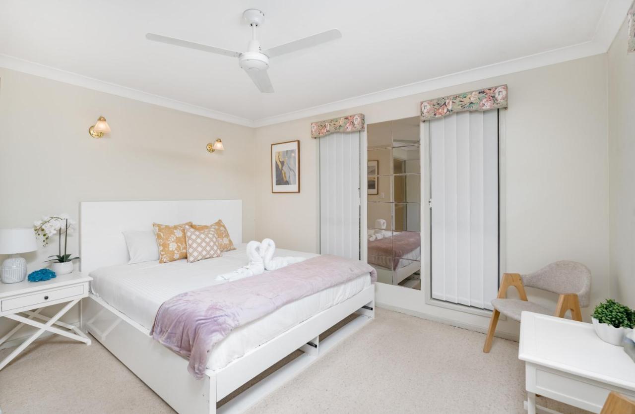 Hobbit House Inspired 4br Cozy Fairytale Holiday home Brisbane