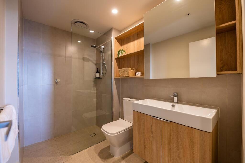 Luxurious 2br With Infinity Pool Brisbane