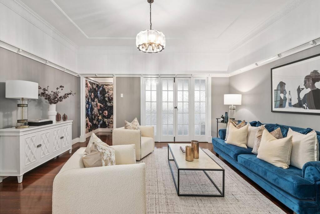 Evandale, 1920's Historic ,stunning And Modern With Amazing Views Holiday home