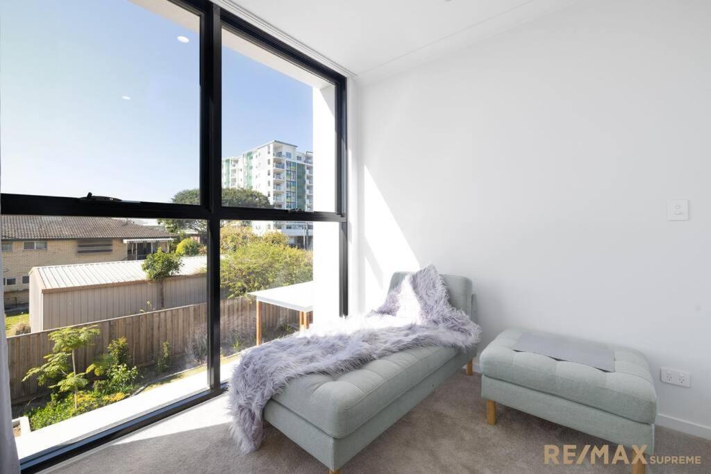 Brand New Luxurious 3 Level Townhouse *