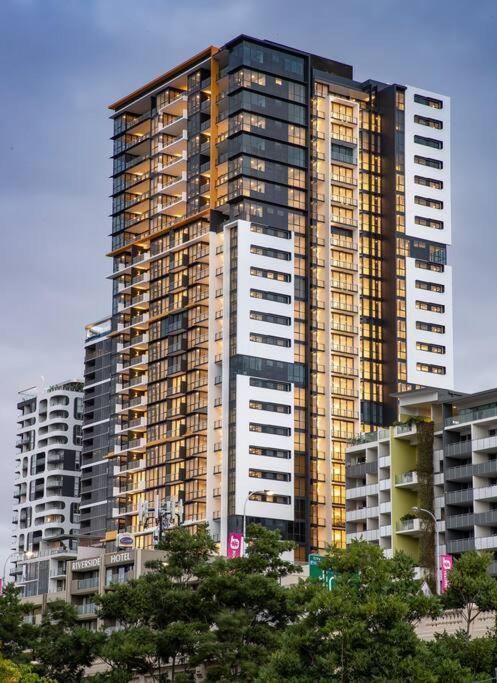 1bedroom 1bath 1carpark Wifi Gym Pool * Brisbane