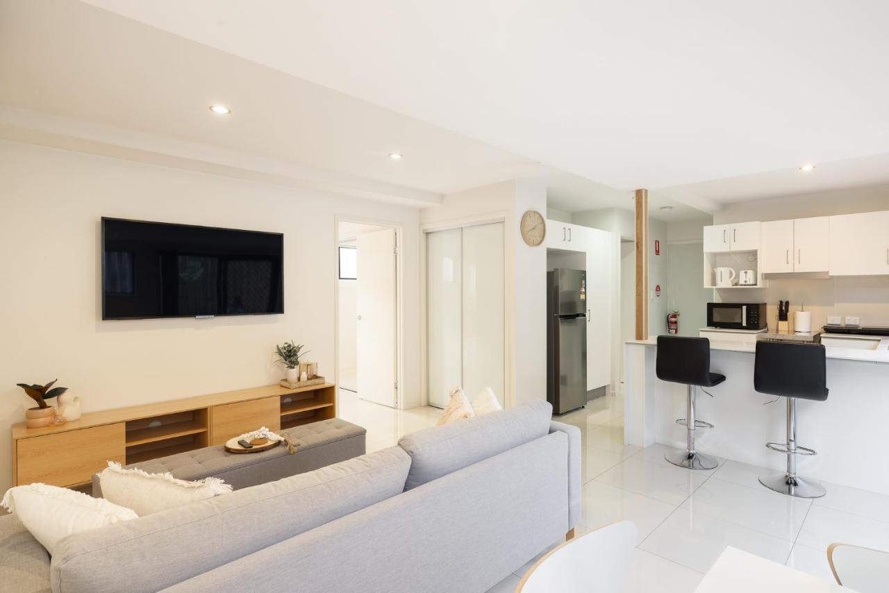 Apartment Super Host! 2 Bedrooms, Restaurants & Train Brisbane
