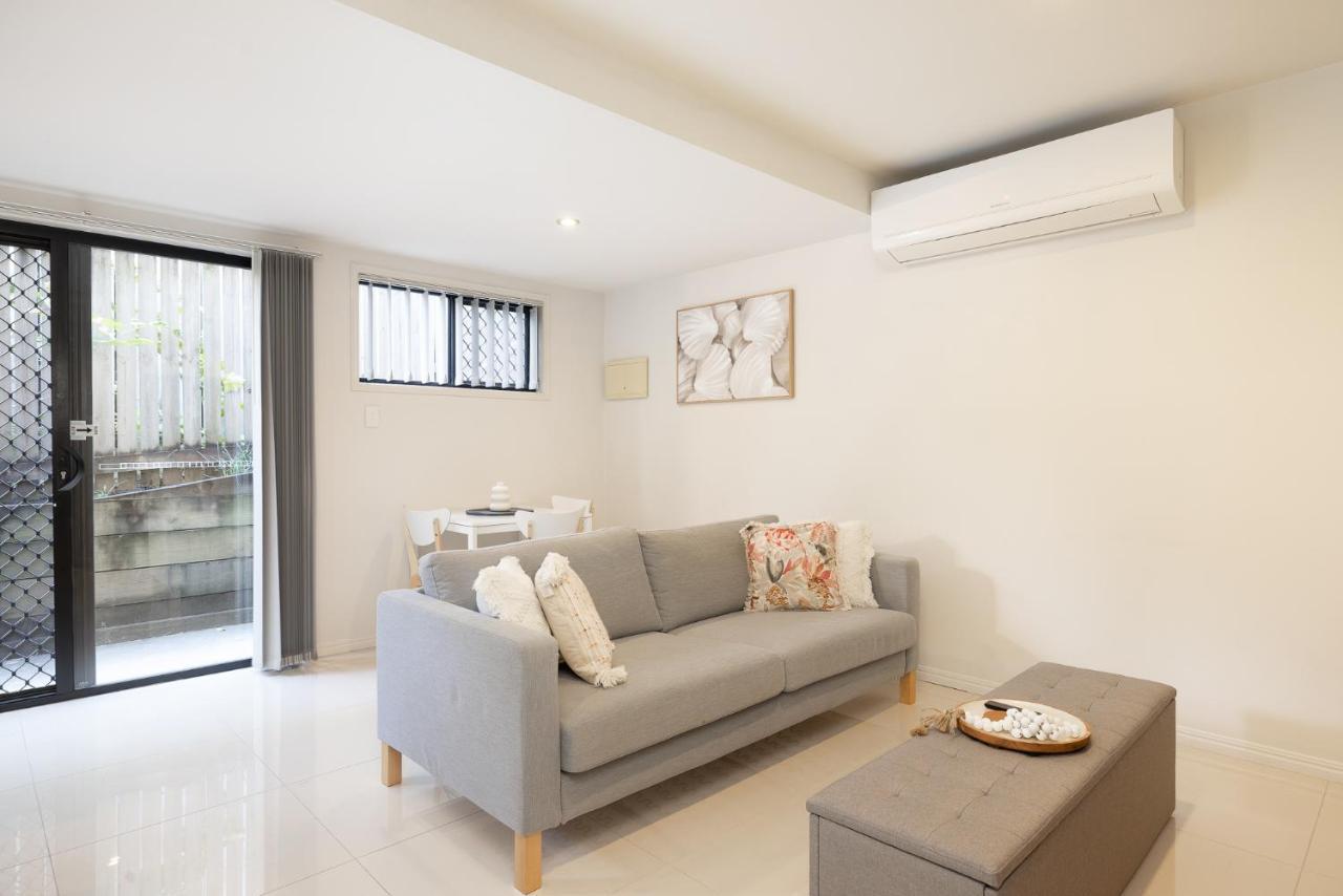 Apartment Super Host! 2 Bedrooms, Restaurants & Train Brisbane