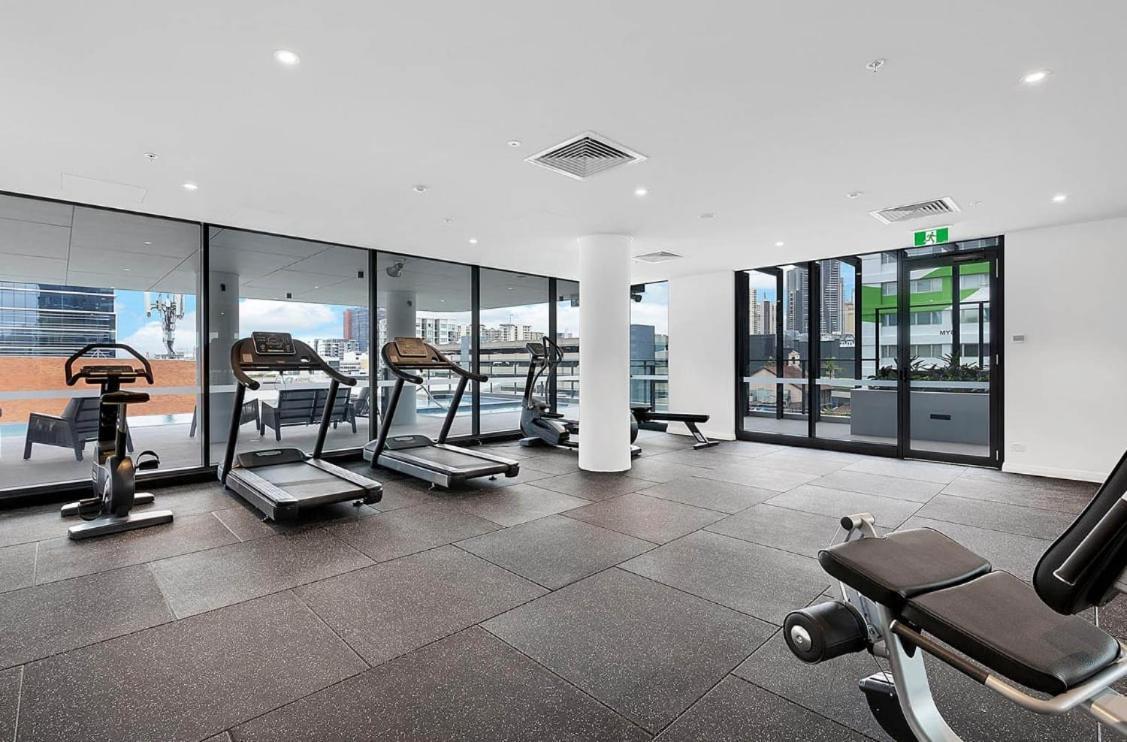 Valley Centre Stylish Boutique 2b W Pool Apartment *