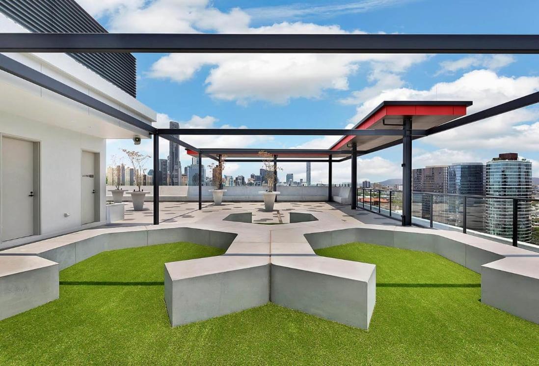 Valley Centre Stylish Boutique 2b W Pool *