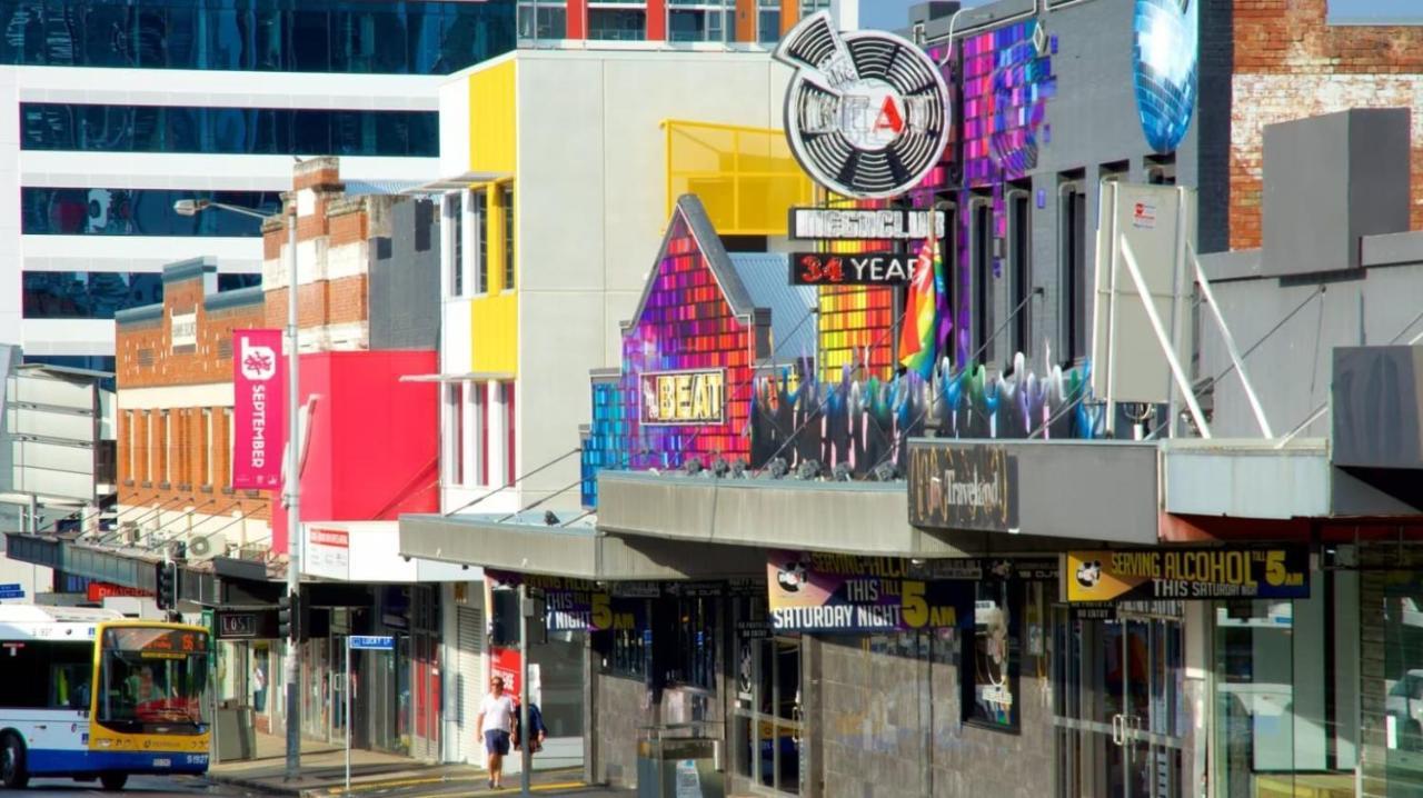 Valley Centre Stylish Boutique 2b W Pool