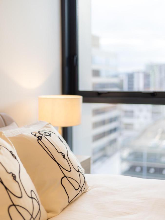 Valley Centre Stylish Boutique 2b W Pool Apartment