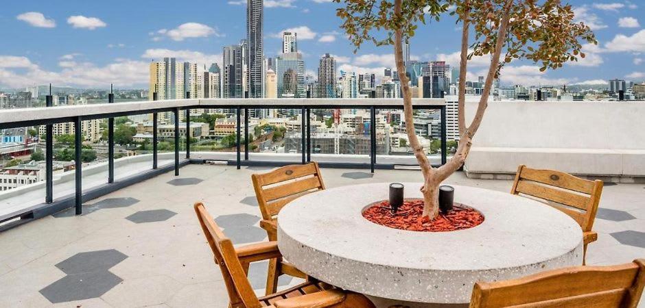 Valley Centre Stylish Boutique 2b W Pool *