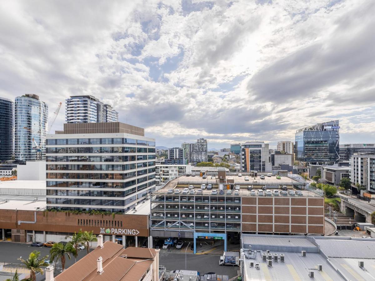 Apartment Valley Centre Stylish Boutique 2b W Pool