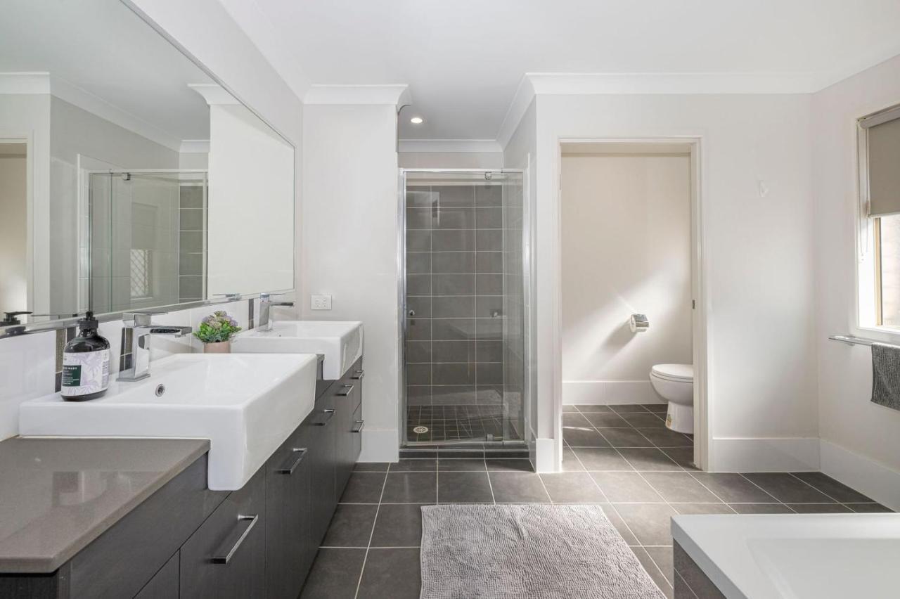 Holiday home Large House 7 Mins From Airport Brisbane