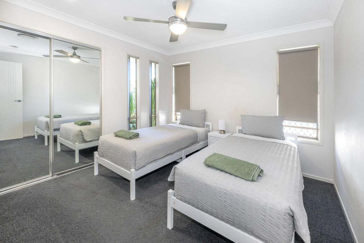 Large House 7 Mins From Airport * Brisbane