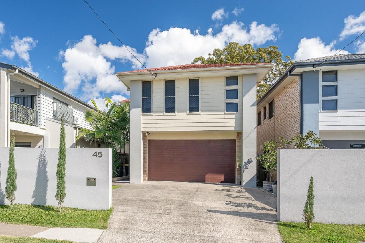 Large House 7 Mins From Airport *