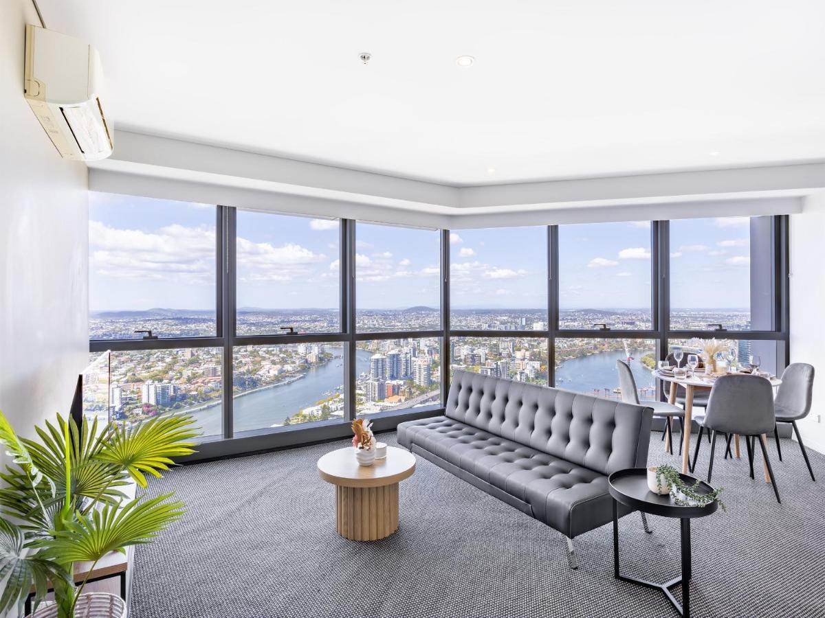 Skyline & Riverview Skyhigh Seduction Luxe Apartment *
