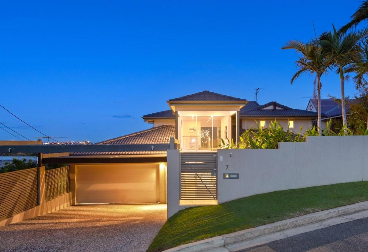 Luxurious With Spectacular Views Holiday home