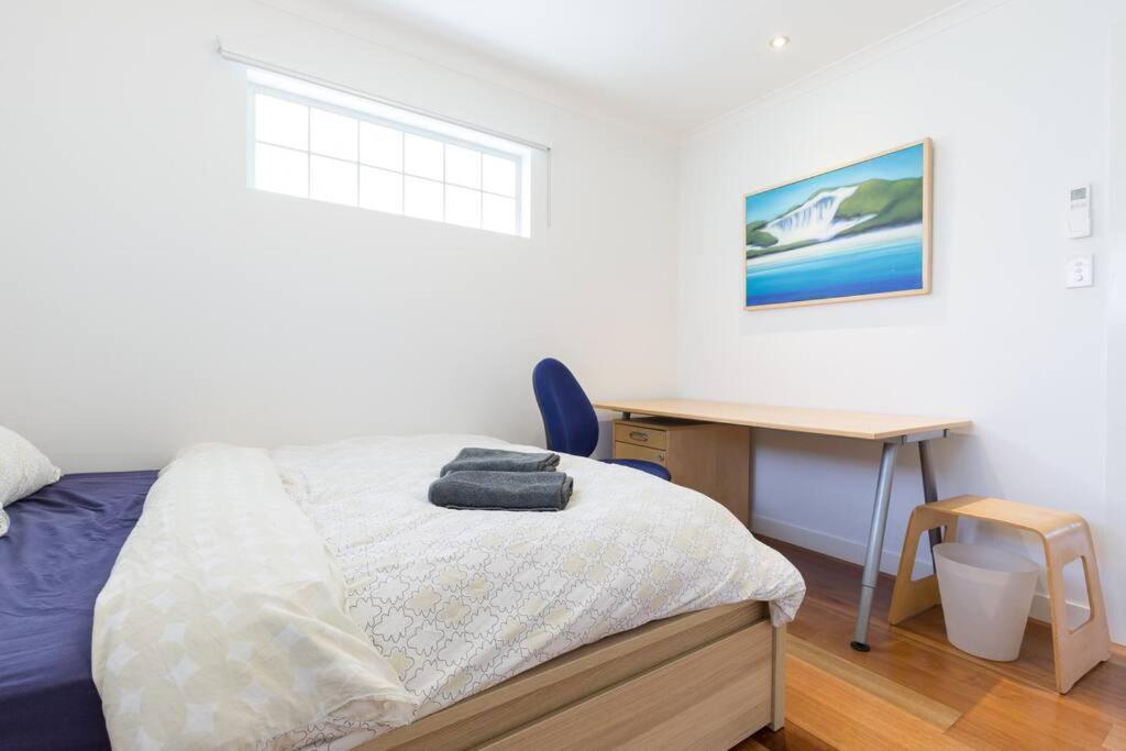 Cool Flat - 2 Bed & Office * Brisbane