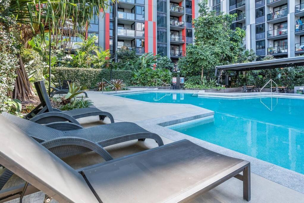 Vibrant Inner Living 1 Bedroom Apartment *