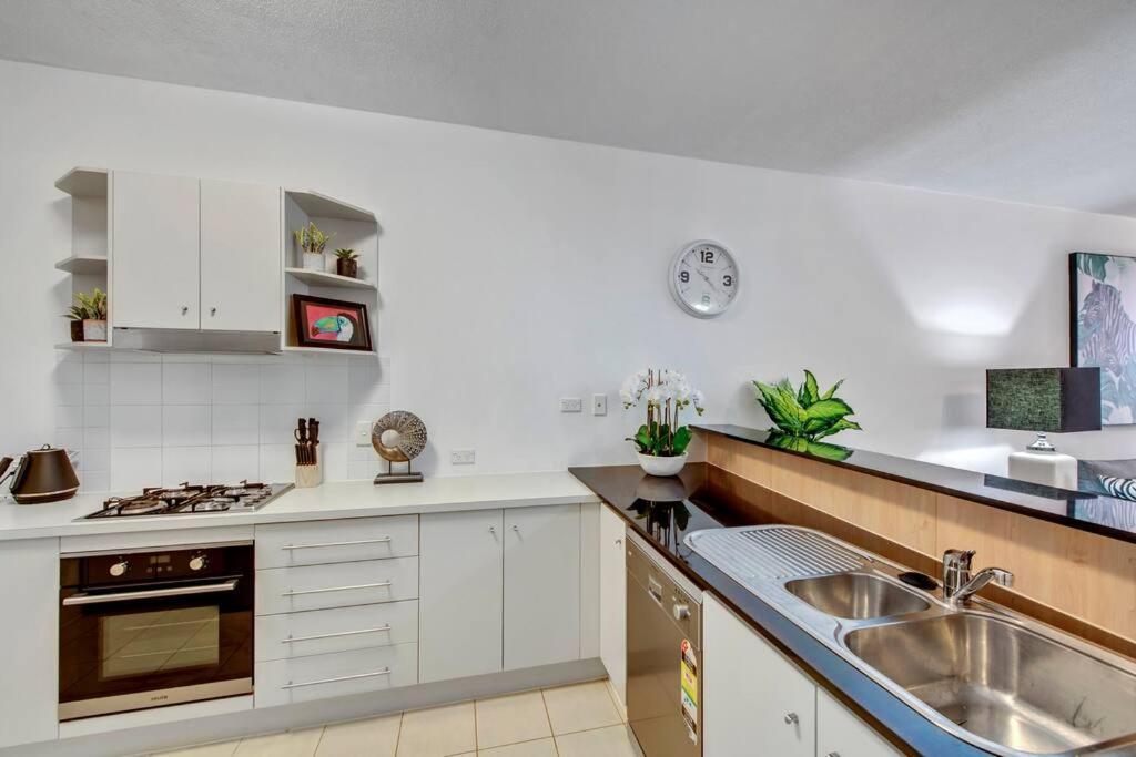 Wild Luxe Exec - Free Parking & 100mps+wifi Apartment