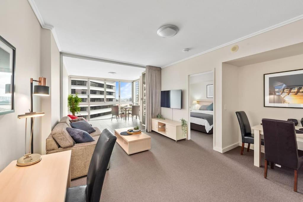 Heart Of The Cbd ~ 1bed/1bath/balcony/free Parking Brisbane