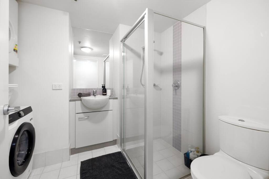 Apartment Dress Circle! 2bed/2bath/1car/amazing Views ~ Cbd