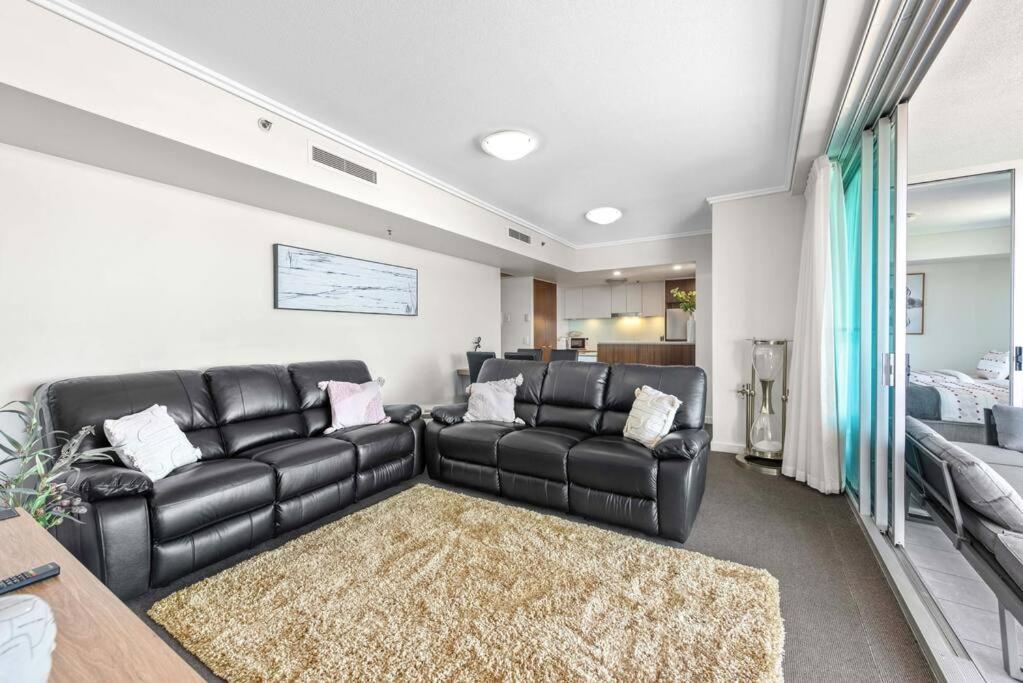 Apartment Dress Circle! 2bed/2bath/1car/amazing Views ~ Cbd *