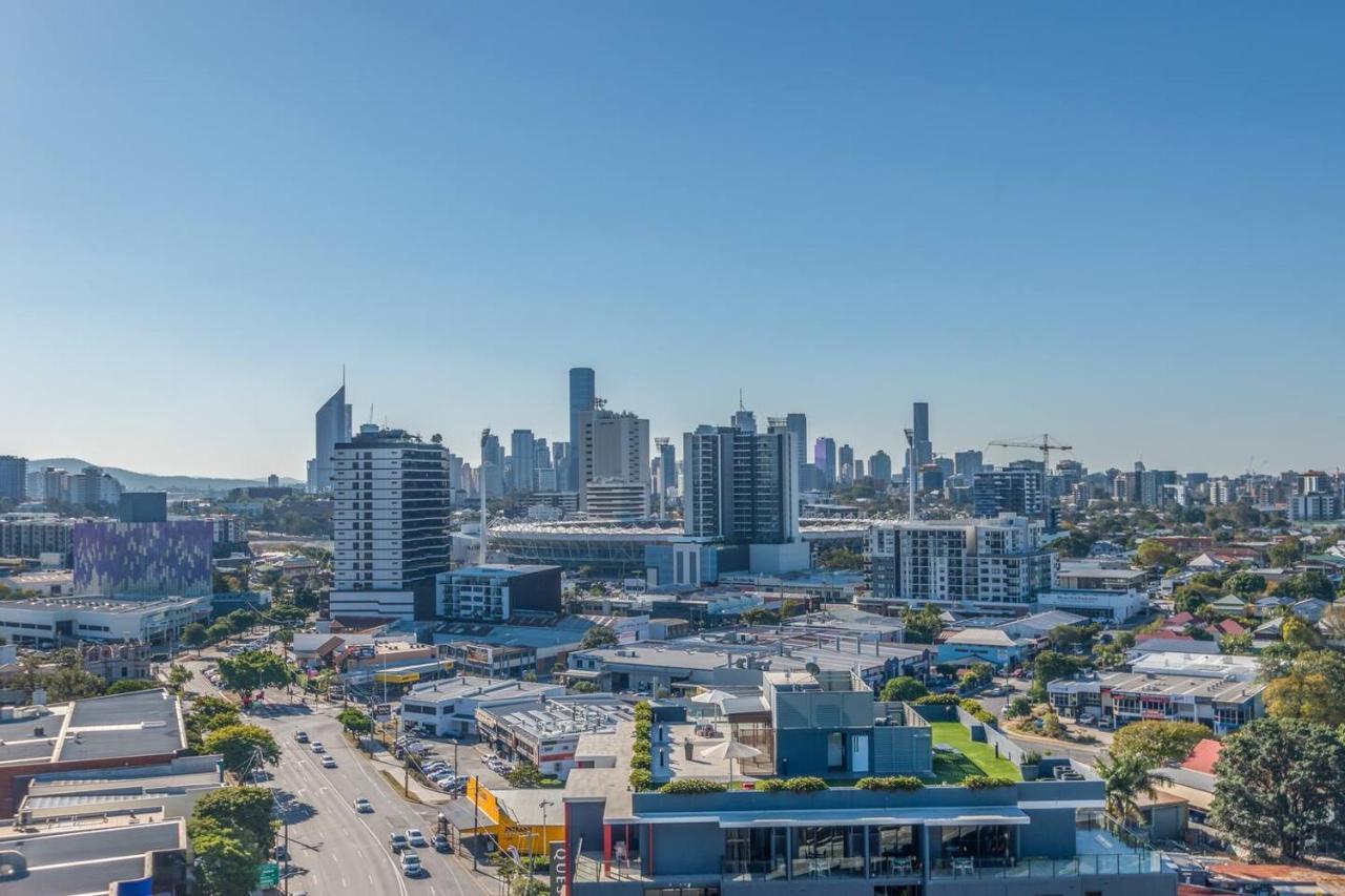 Apartment Cityscape Serenity With Pool Near Gabba And Cbd *