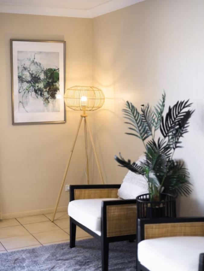 Decorated With 4bd Family House With Pool Holiday home *