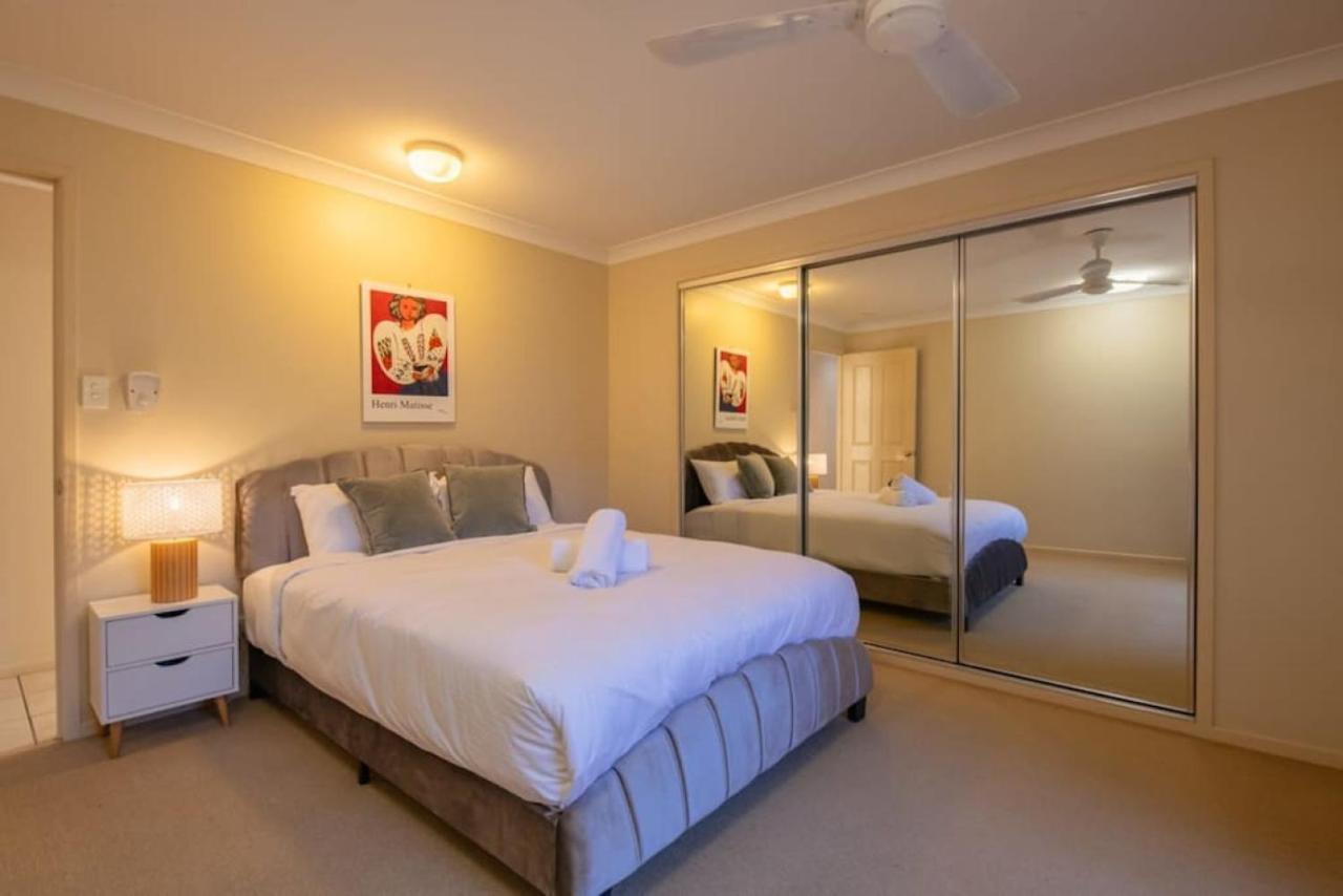 Decorated With 4bd Family House With Pool Holiday home
