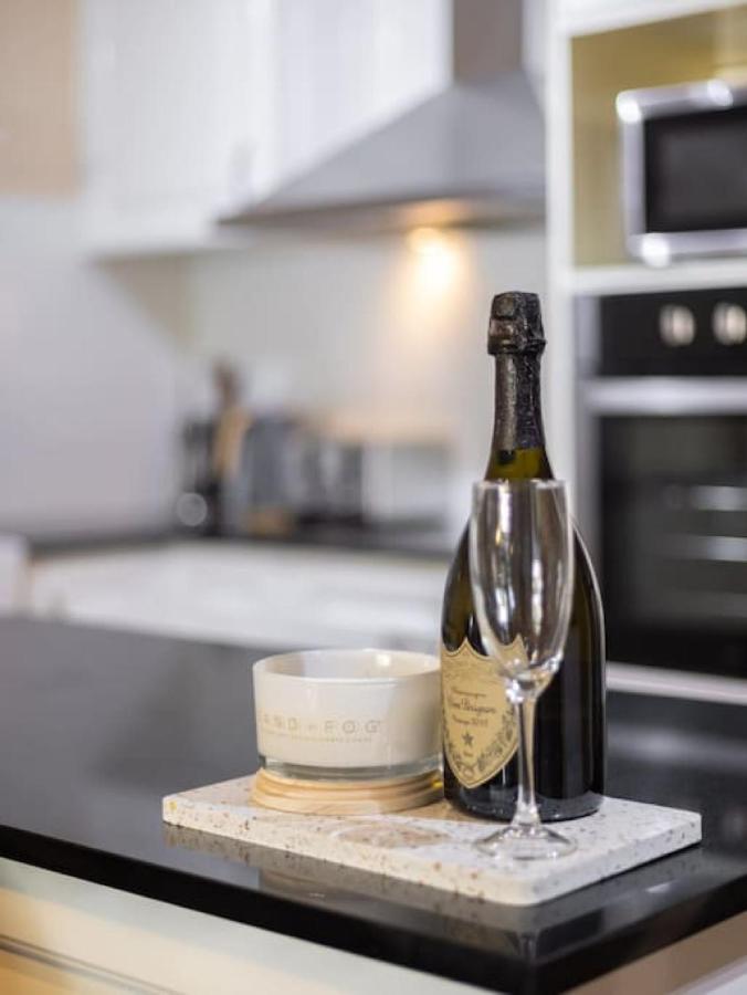 Vintage Glamour Nest 2br Near Cbd With Carpark Brisbane