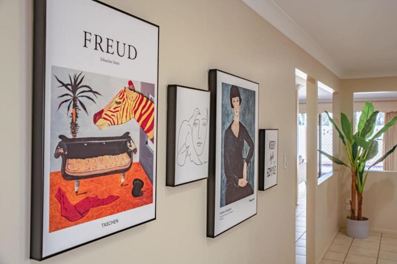 Decorated With 4bd Family House With Pool Holiday home