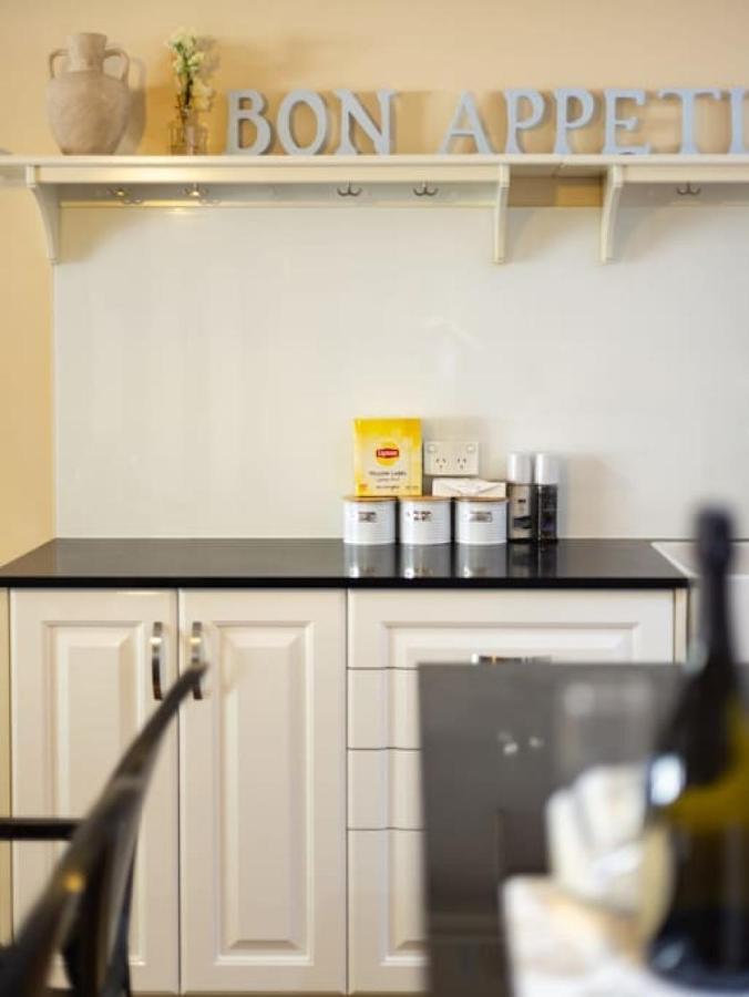 Apartment Vintage Glamour Nest 2br Near Cbd With Carpark *