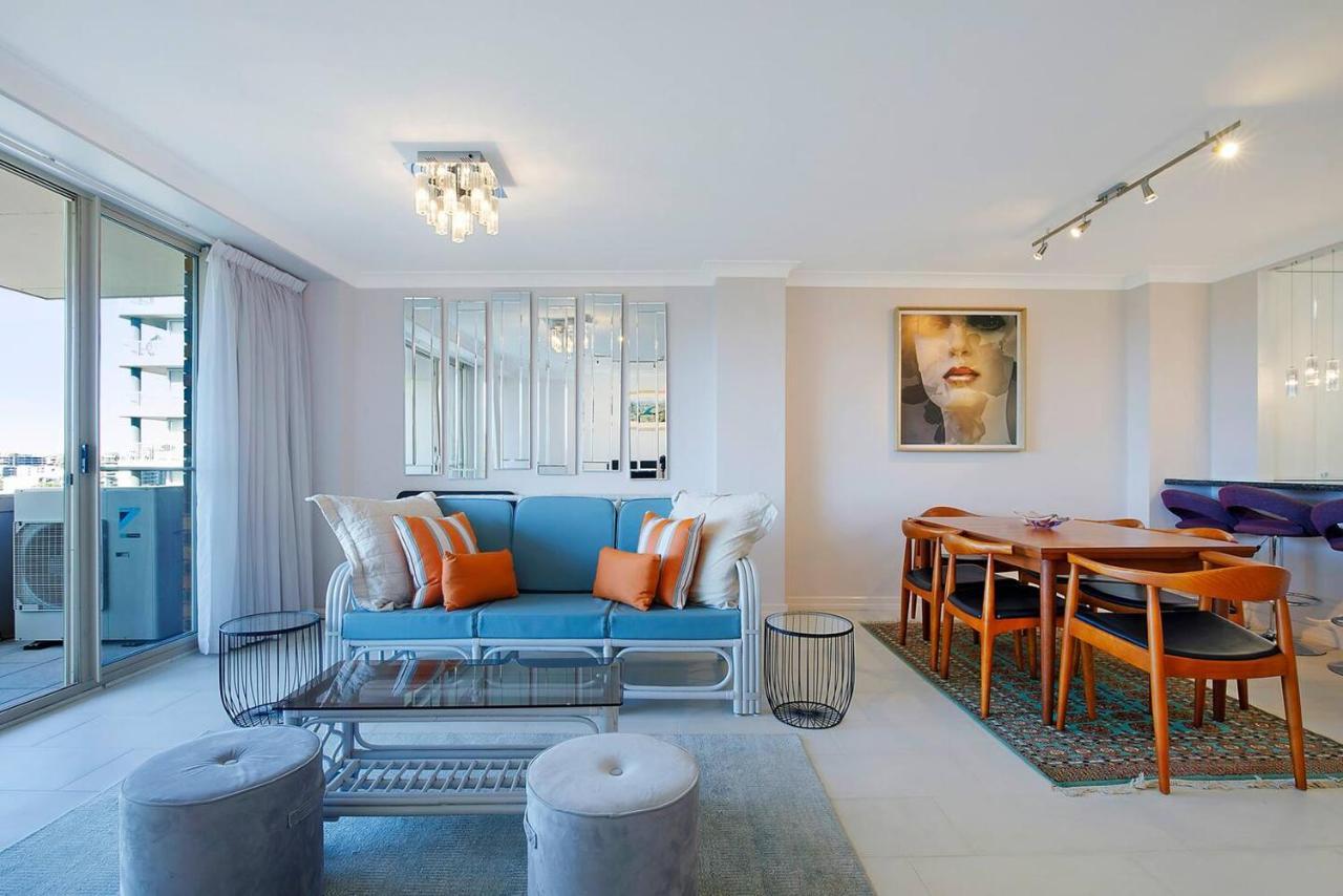Apartment 'riverside Terrace' Inner-city Retro-chic With Pool
