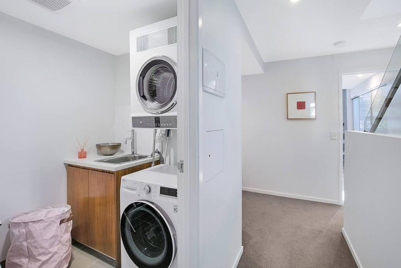 The Sun Catcher - A Trendy South Townhouse Holiday home