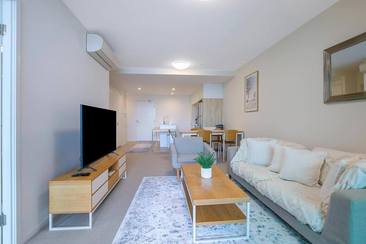 Apartment 'riverfront Flow' Poolside And Portside In Hamilton *