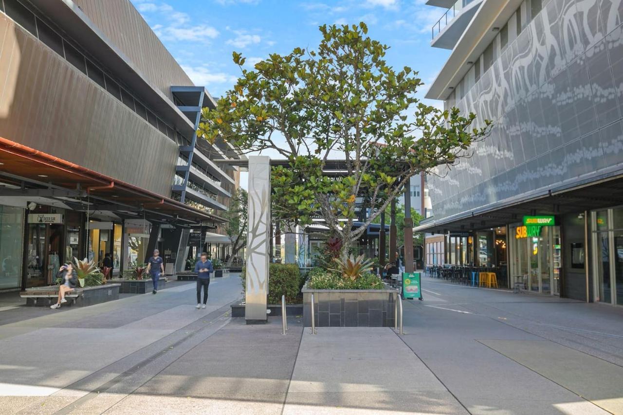 'riverfront Flow' Poolside And Portside In Hamilton * Brisbane