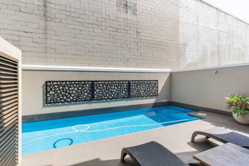 Cbd Stylish 1bed1bath Modern W Parking *