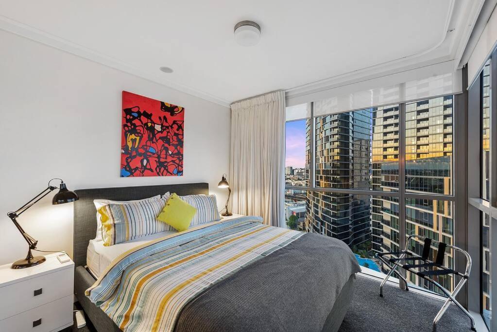 Apartment View From The ~ 2bed, 2bath, 2parking, Balcony Brisbane