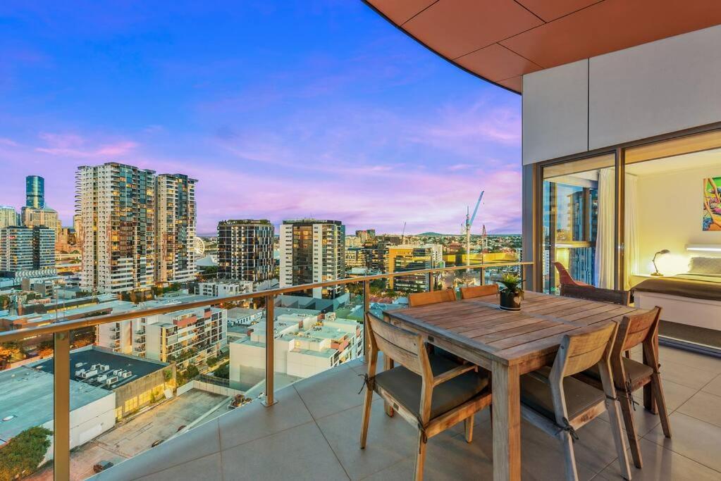 View From The ~ 2bed, 2bath, 2parking, Balcony *