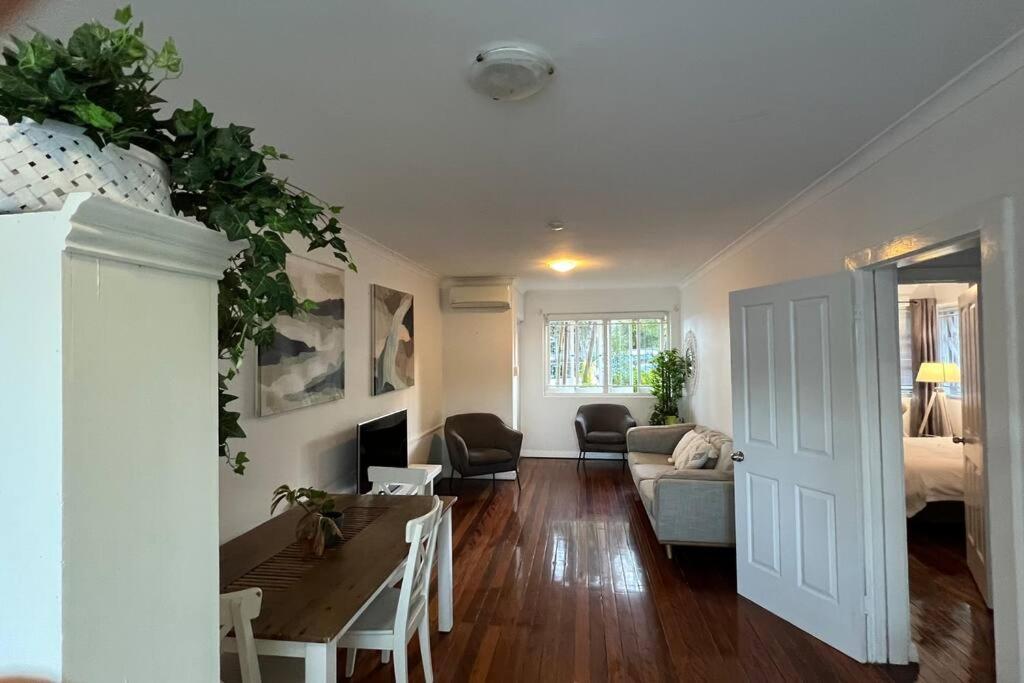 Paddington Pad With Back Deck And Free Car Space Close To Suncorp Apartment