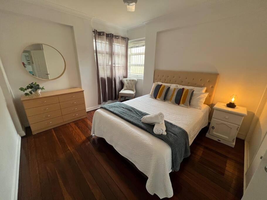 Apartment Paddington Pad With Back Deck And Free Car Space Close To Suncorp Brisbane