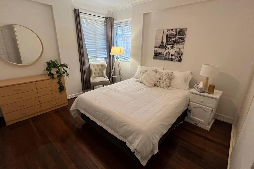Paddington Pad With Back Deck And Free Car Space Close To Suncorp