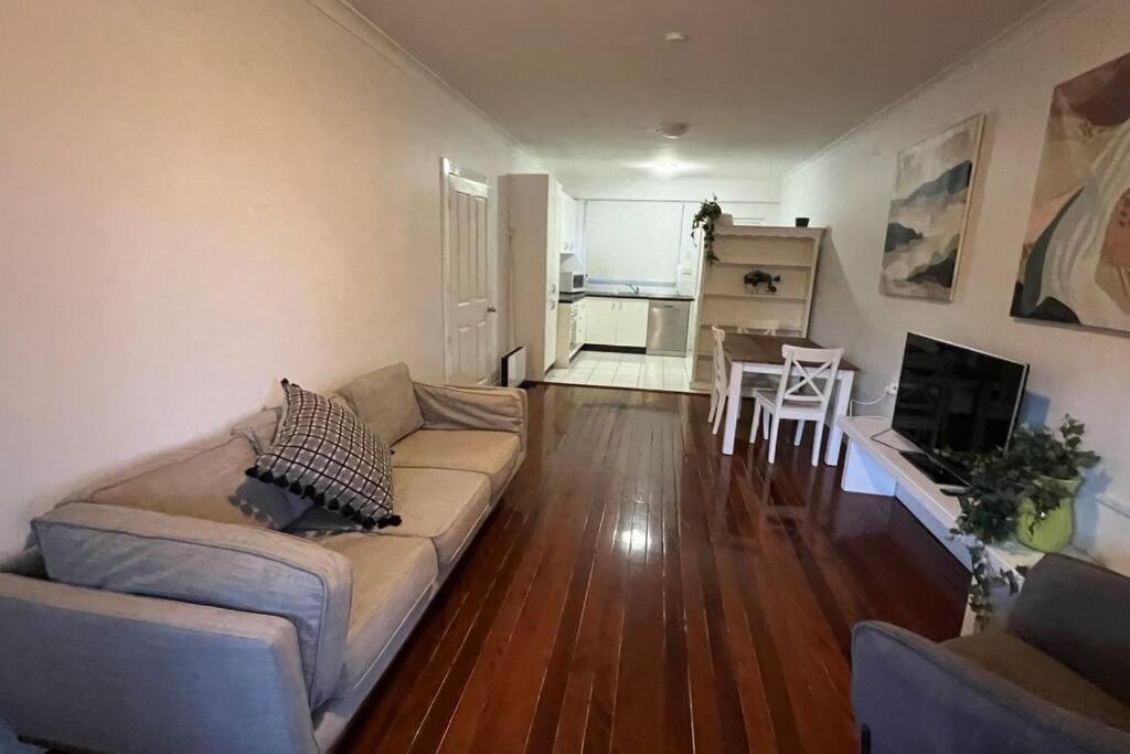 Paddington Pad With Back Deck And Free Car Space Close To Suncorp Brisbane