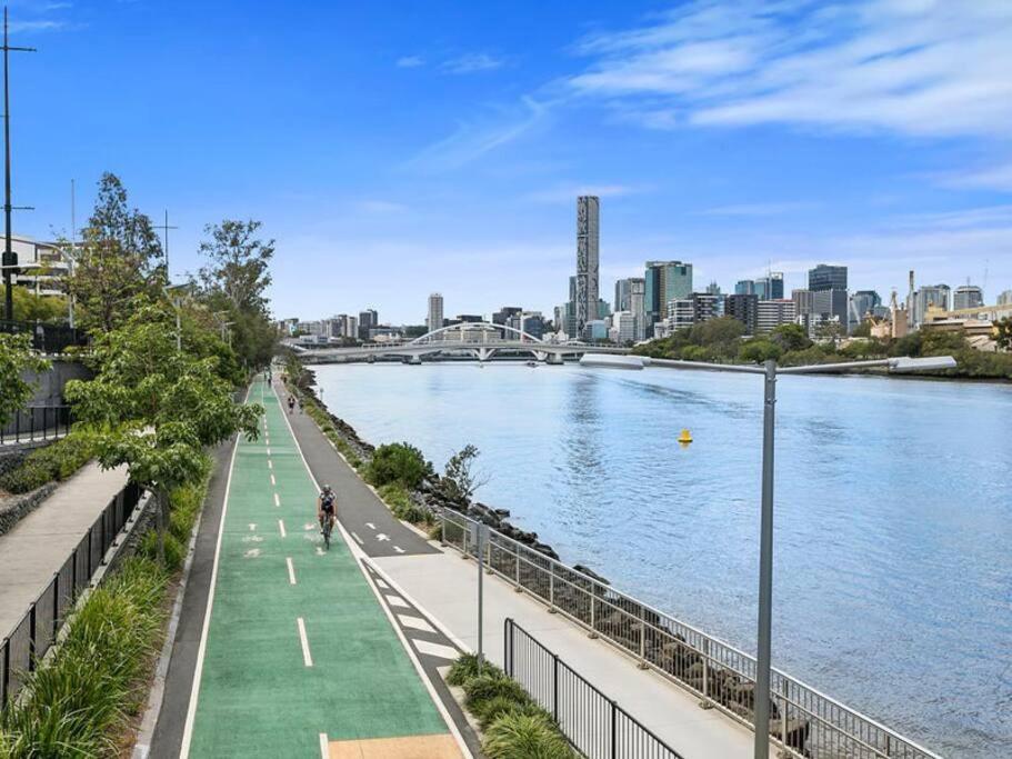 Paddington Pad With Back Deck And Free Car Space Close To Suncorp *