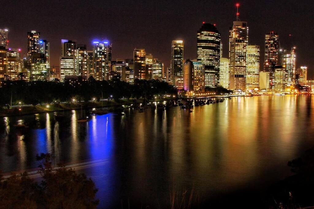 Paddington Pad With Back Deck And Free Car Space Close To Suncorp Brisbane