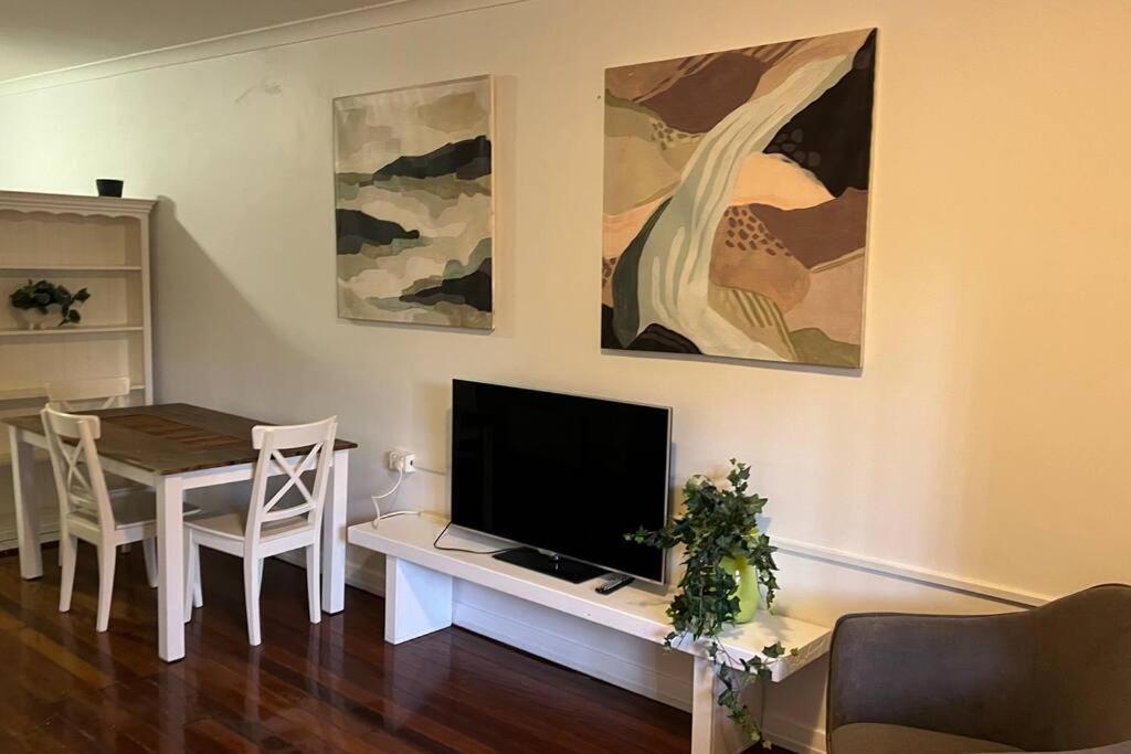 Paddington Pad With Back Deck And Free Car Space Close To Suncorp Brisbane